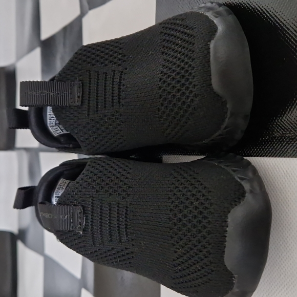 Skechers Elite Flex Memory Foam Sneakers (toddler size 6) - Picture 6 of 7